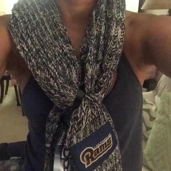 LA RAMS Infinity Scarf - Picture 4 of 4